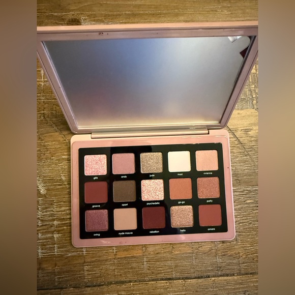 Natasha Denona Retro Eyeshadow Palette NIB - Picture 5 of 5